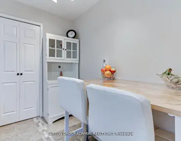 
            #303-1 Royal Orchard Blvd Royal Orchard 2睡房2卫生间1车位, 出售价格498000.00加元                    