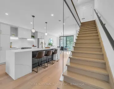 #8-59 Charles St Central Newmarket 3 beds 3 baths 1 garage 999000.00