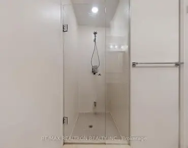 
#Ph15-7161 Yonge St Thornhill 2 beds 2 baths 1 garage 699000.00        