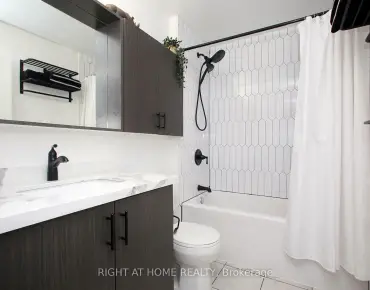 #901-3700 Highway 7 Rd Vaughan Corporate Centre 1 beds 1 baths 1 garage 518000.00