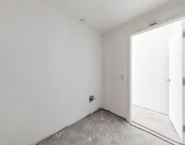 
            #103 L/W-8888 YONGE St South Richvale 4睡房4卫生间1车位, 出售价格2405000.00加元                    