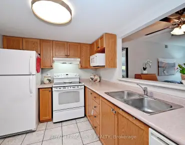 
            #212-160 Wellington St E Aurora Village 2睡房2卫生间2车位, 出售价格485000.00加元                    