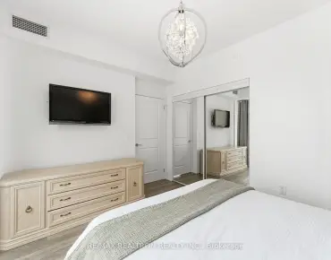 
            #305-99 Eagle Rock Way Rural Vaughan 2睡房2卫生间1车位, 出售价格779999.00加元                    