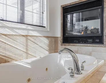 
48 Stonecliffe Cres Aurora Estates 3 beds 4 baths 4 garage 1429000.00        