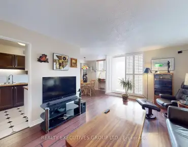 
            #701-80 Inverlochy Blvd Royal Orchard 3睡房2卫生间1车位, 出售价格499000.00加元                    