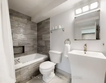 
            12 Woodglen Way Unionville 3睡房4卫生间2车位, 出售价格839900.00加元                    