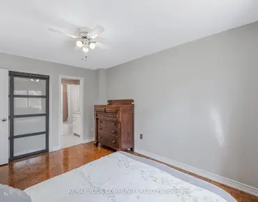 
            #60-97 Poplar Cres Aurora Highlands 4睡房2卫生间2车位, 出售价格718800.00加元                    