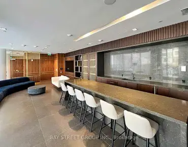 
            #5608-950 Portage Pkwy Vaughan Corporate Centre 2睡房2卫生间车位, 出售价格499000.00加元                    