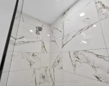
            #717-10 Honeycrisp Cres Vaughan Corporate Centre 睡房1卫生间车位, 出售价格349900.00加元                    
