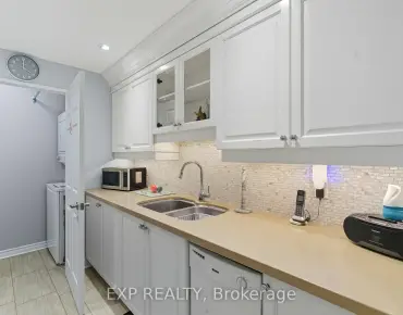 #111-14924 Yonge St Aurora Highlands 1 beds 1 baths 1 garage 474444.00