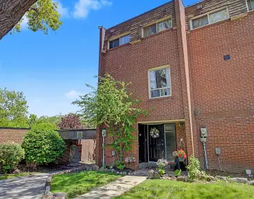 #16-124 Wales Ave Old Markham Village 3睡房2卫生间1车位, 出售价格699000.00加元