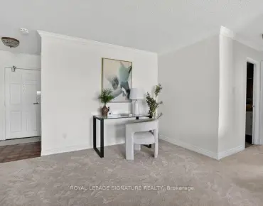 #103-7811 Yonge St Thornhill 2睡房2卫生间1车位, 出售价格659900.00加元