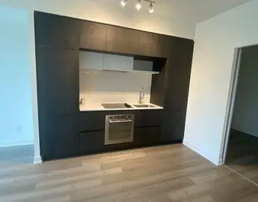 #207-6 DAVID EYER Rd Rural Richmond Hill 1睡房2卫生间1车位, 出售价格528888.00加元