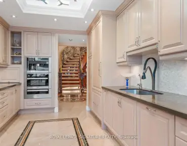 
#PH9-7300 Yonge St Crestwood-Springfarm-Yorkhill 2 beds 3 baths 2 garage 1999900.00        