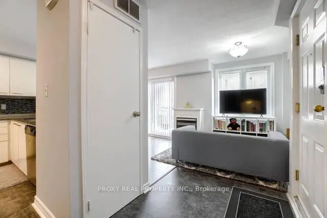 Richmond Hill 共管镇屋