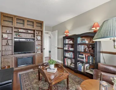 #1812-8111 Yonge St Royal Orchard 3睡房2卫生间1车位, 出售价格675000.00加元