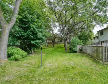 
            2 Camelot Way Markham Village 3睡房3卫生间2车位, 出售价格789000.00加元                    