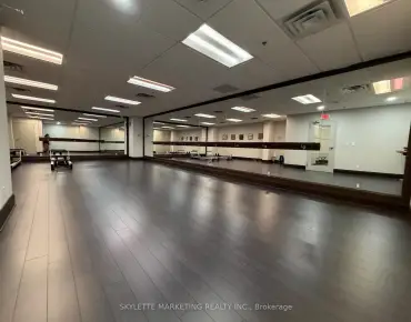 
            #Ph13-75 King William Cres Langstaff 1睡房1卫生间1车位, 出售价格439000.00加元                    