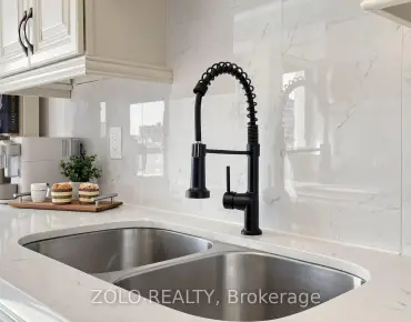#704-91 Townsgate Dr Crestwood-Springfarm-Yorkhill 2 beds 2 baths 2 garage 749800.00