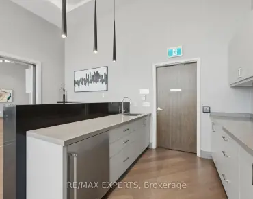 
            #PH1210-100 Eagle Rock Way Rural Vaughan 2睡房3卫生间1车位, 出售价格988888.00加元                    