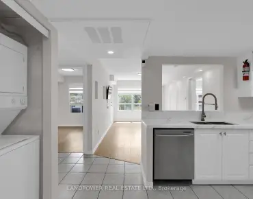 #301-160 Wellington St E Aurora Village 2 beds 2 baths 1 garage 514998.00
