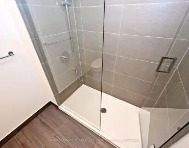 #4808-5 Buttermill Ave Vaughan Corporate Centre 2睡房2卫生间车位, 出售价格395000.00加元