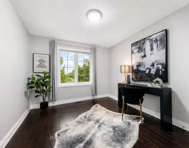 #204-23 Observatory Ln Observatory 3睡房3卫生间2车位, 出售价格949000.00加元