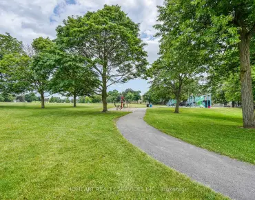 
            2 Camelot Way Markham Village 3睡房4卫生间2车位, 出售价格878000.00加元                    