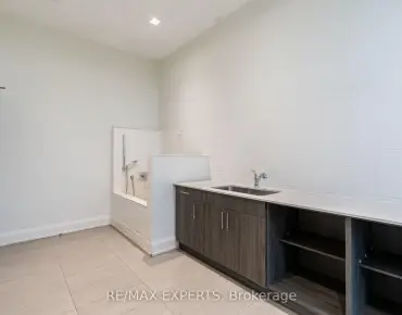 #121-555 William Graham Dr Rural Aurora 1睡房1卫生间1车位, 出售价格509000.00加元
