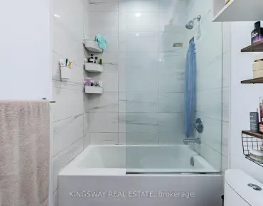 #203-38 Honeycrisp Cres Vaughan Corporate Centre 1 beds 1 baths garage 469900.00