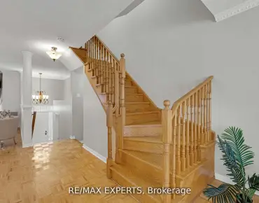 
#61-19 Foxchase Ave East Woodbridge 3 beds 4 baths 2 garage 924999.00        