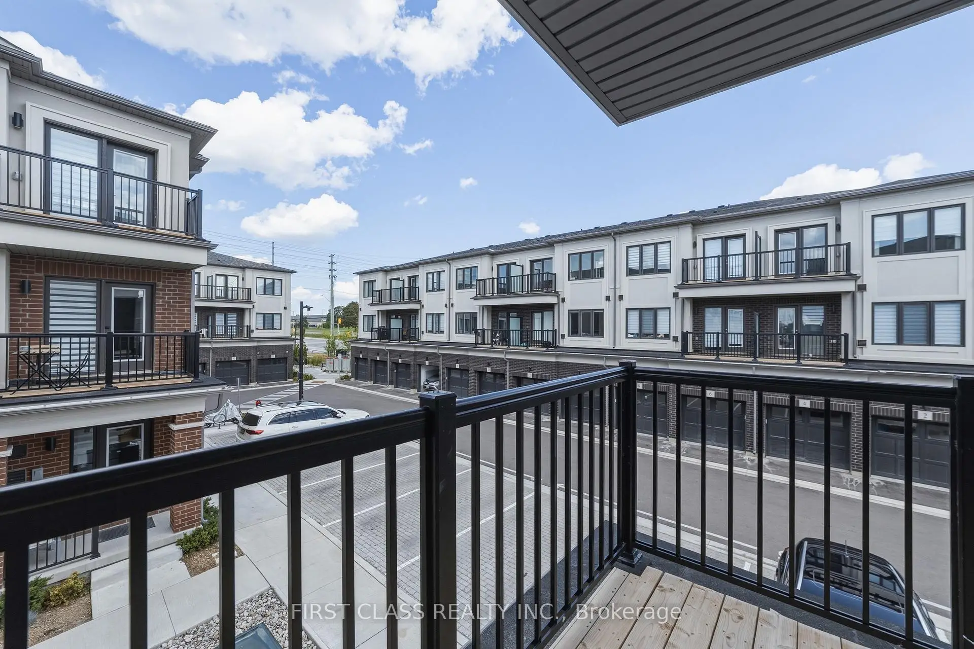 Richmond Hill 共管镇屋