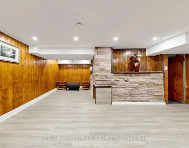 
#33-70 Knightsbridge Way Markham Village 3 beds 3 baths 2 garage 699999.00        