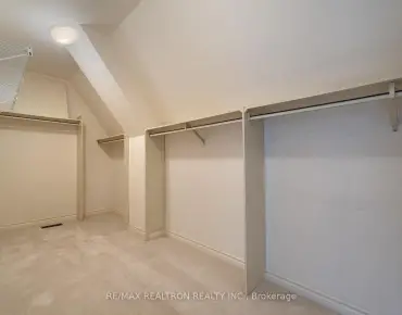 
            462 Beacon Hall Dr Aurora Estates 2睡房4卫生间4车位, 出售价格1460000.00加元                    