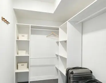 
            #721-309 Major Mackenzie Dr E Harding 2睡房2卫生间1车位, 出售价格549000.00加元                    