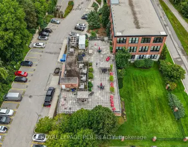 #207-543 Timothy St Central Newmarket 1 beds 1 baths 2 garage 590000.00