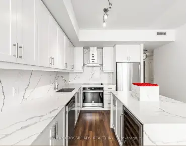 
            #TH102-9618 Yonge St North Richvale 2睡房3卫生间2车位, 出售价格925000.00加元                    