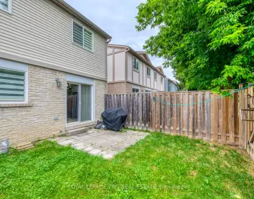 
17 New Port Way Thornhill 3 beds 4 baths 3 garage 749999.00        