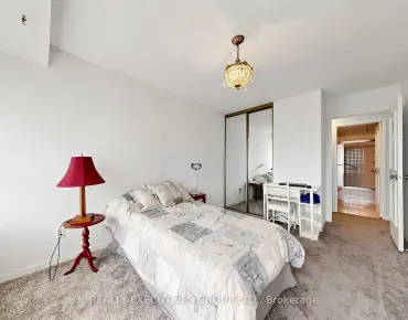 
#206-8111 Yonge St Royal Orchard 3 beds 2 baths 1 garage 619900.00        