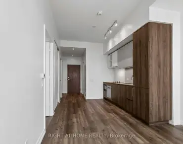 
            #1705-7890 JANE St Vaughan Corporate Centre 1睡房2卫生间车位, 出售价格369900.00加元                    