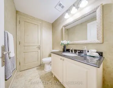 #211-7071 Bayview Ave Bayview Glen 2睡房3卫生间3车位, 出售价格1920000.00加元