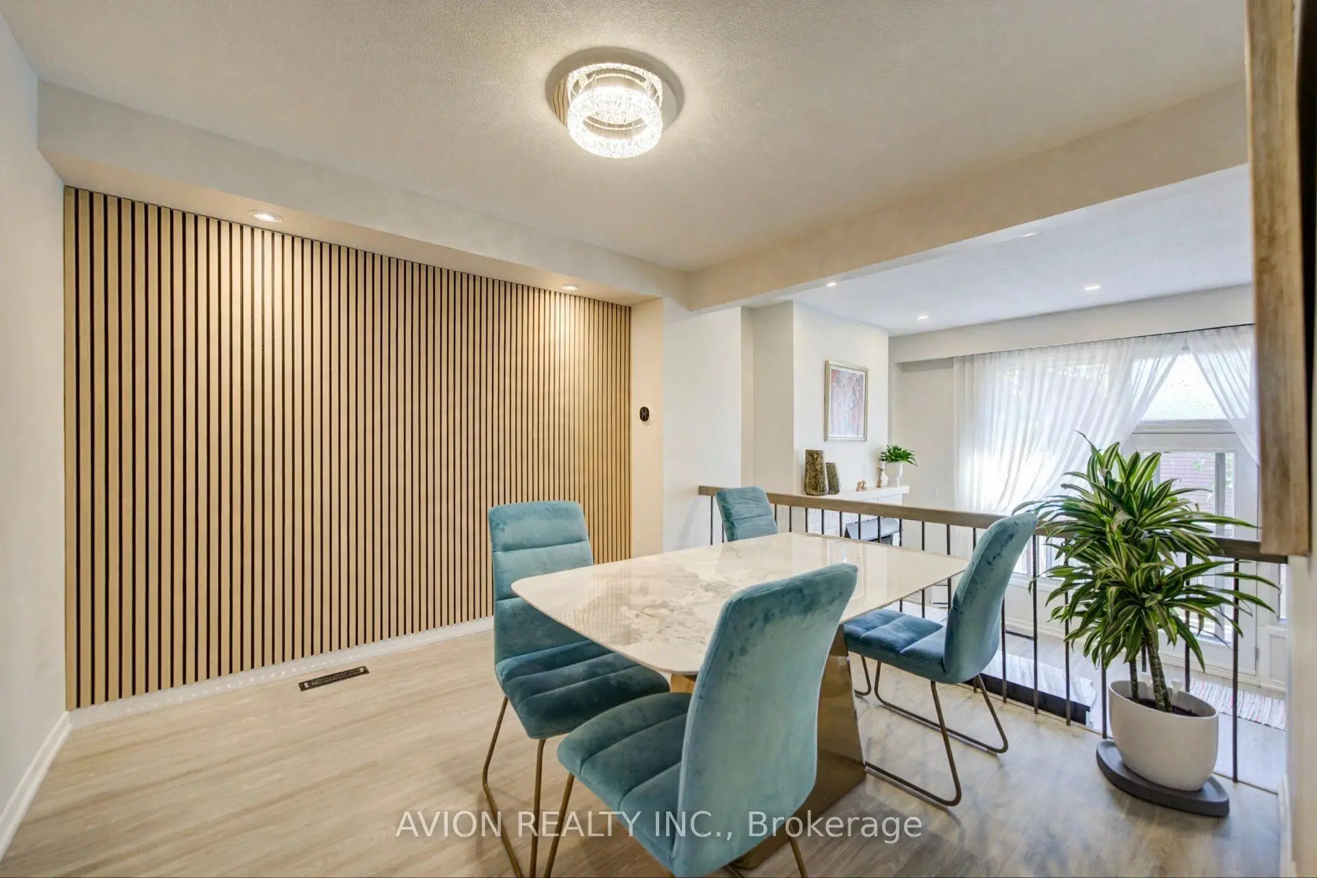 Richmond Hill 共管镇屋