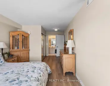 #502-100 Observatory Ln Observatory 2睡房2卫生间1车位, 出售价格639888.00加元