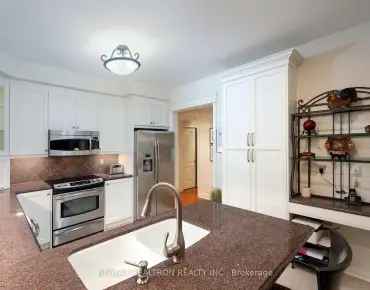 
            7 Wilton Trl Aurora Estates 3睡房3卫生间4车位, 出售价格1095000.00加元                    