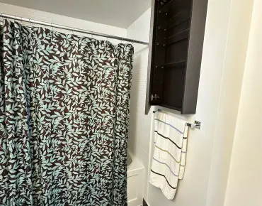 #1728-7161 Yonge St Thornhill 1睡房1卫生间1车位, 出售价格518888.00加元