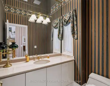 
            #17-8038 Yonge St Uplands 2睡房3卫生间4车位, 出售价格1239000.00加元                    