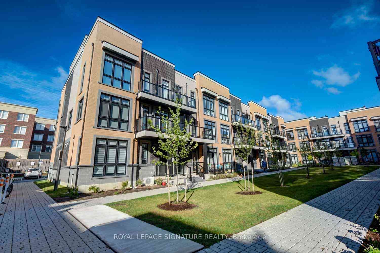 Richmond Hill condo townhouses