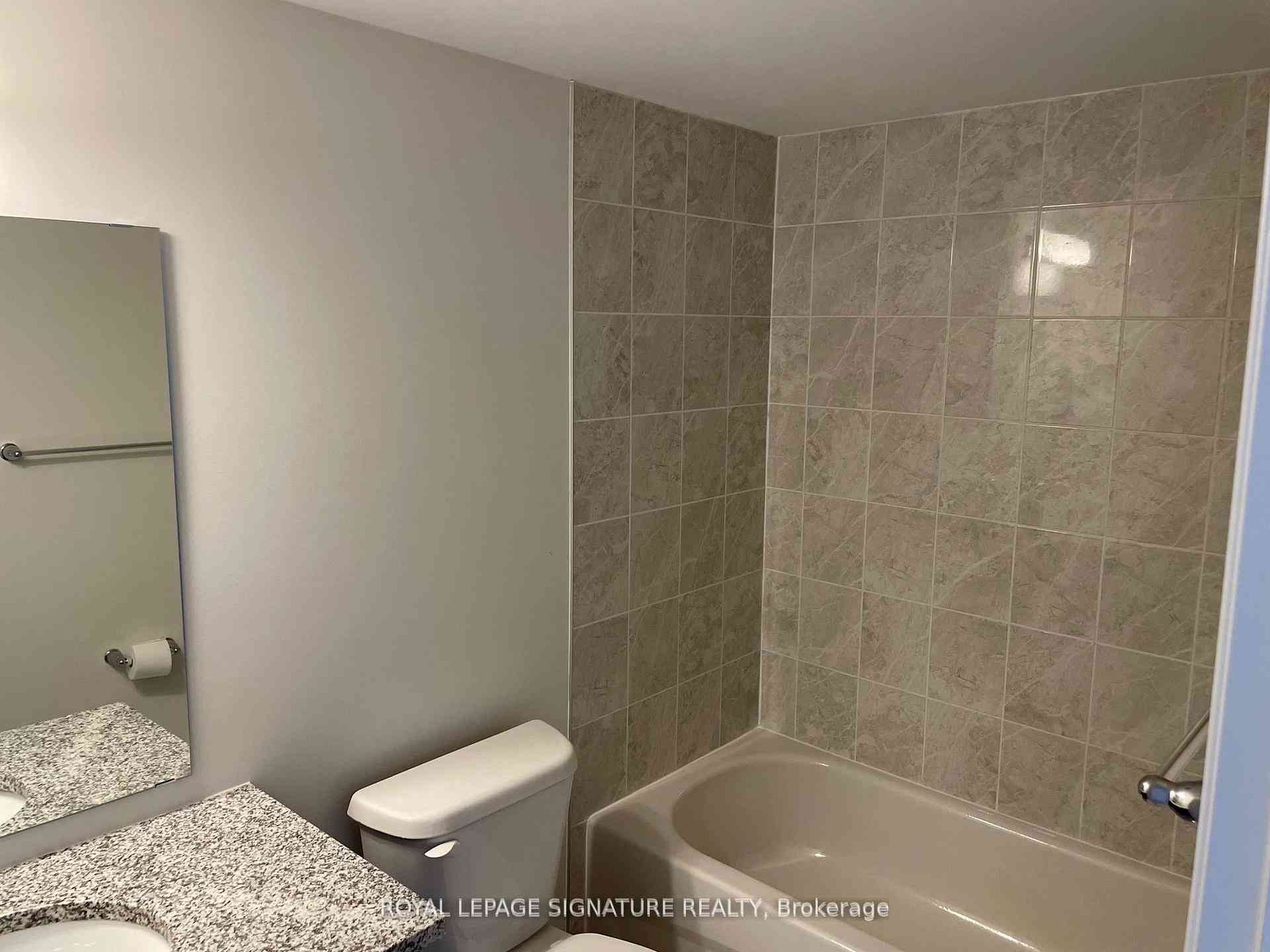 Toronto 共管镇屋