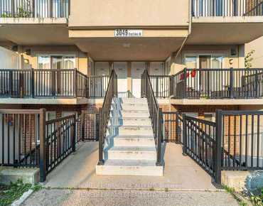
            #2002-3049 Finch Ave W Humbermede 4睡房3卫生间2车位, 出售价格689900.00加元                    