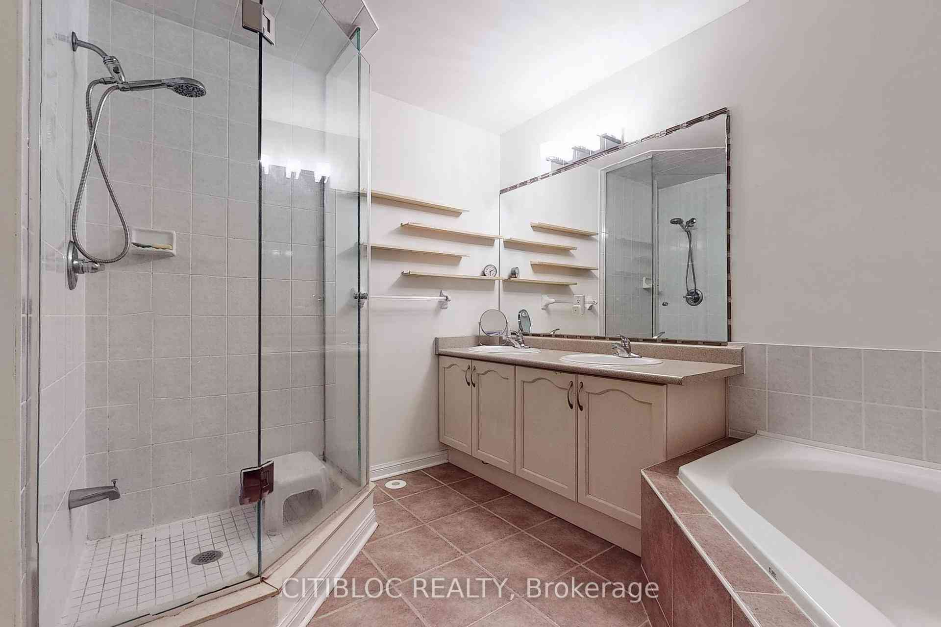 Toronto condo townhouses